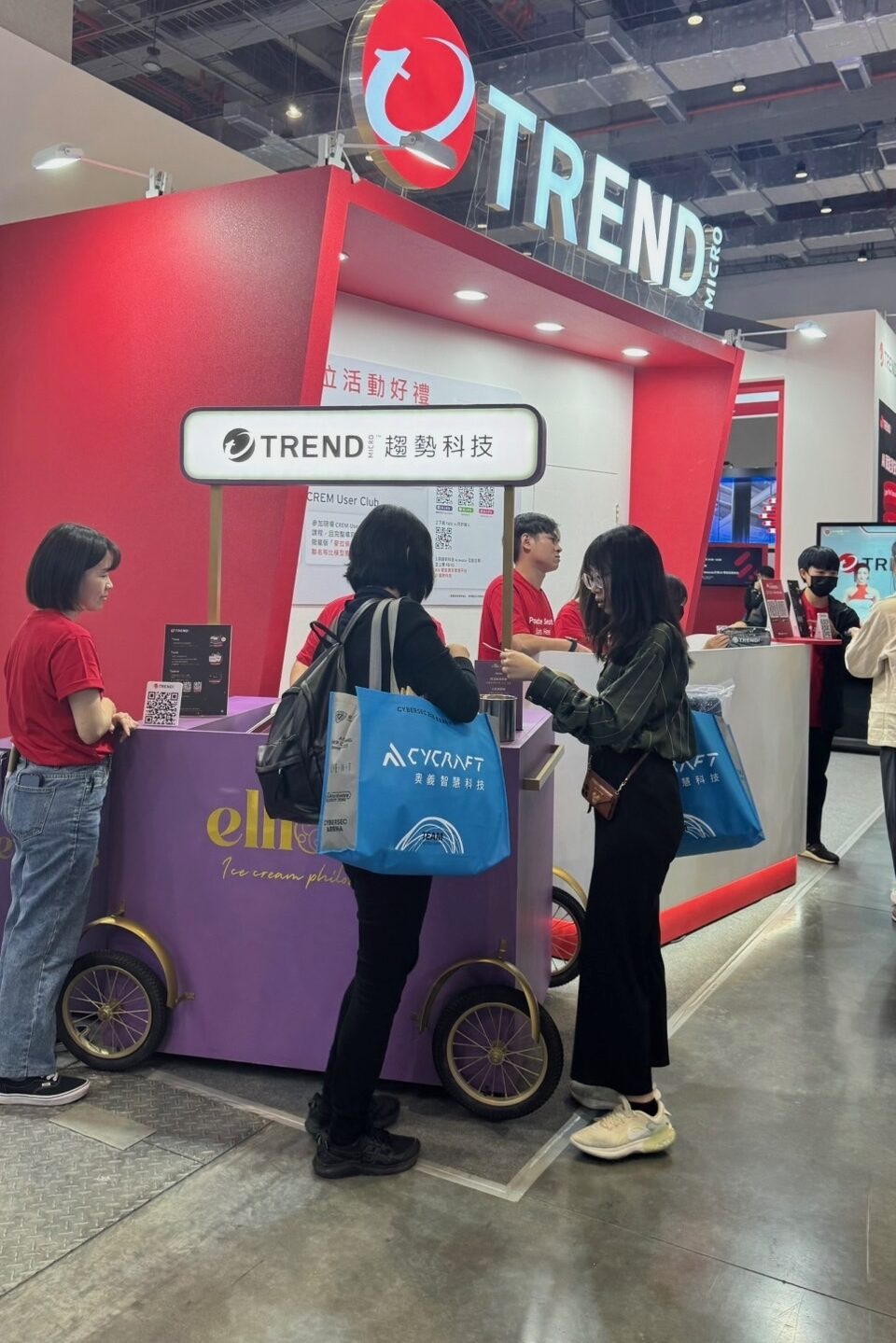 Elliot's AI ice cream cart at AI EXPO Trend Micro booth