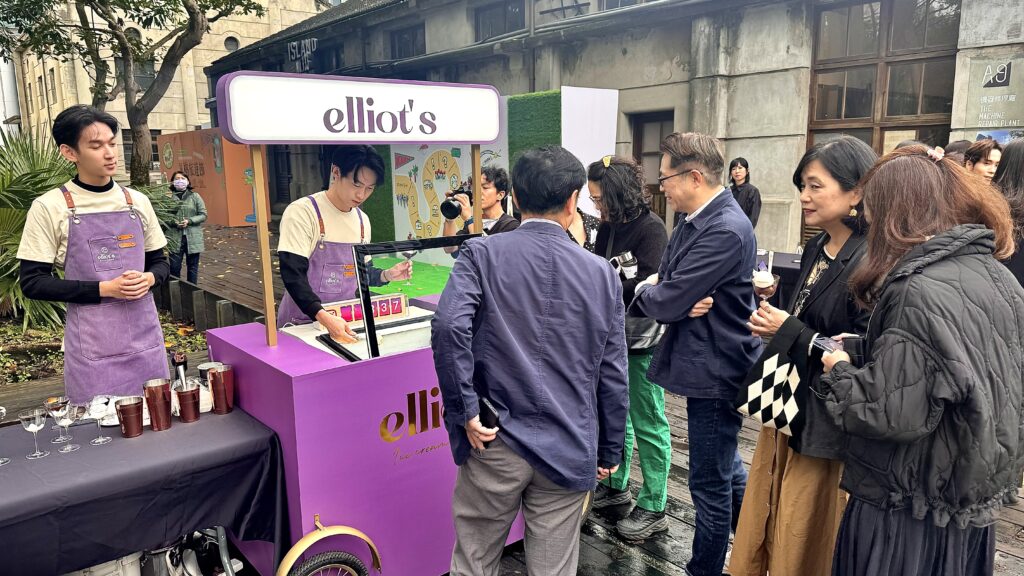 Elliot's ice cream cart and event catering service with scoopers